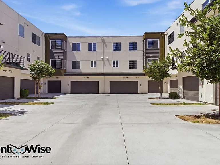 29384 Hub Ln — Photo 41