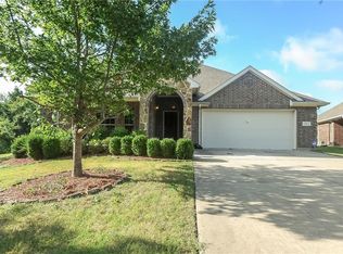 1300 Edinburgh Cir, Glenn Heights, TX 75154