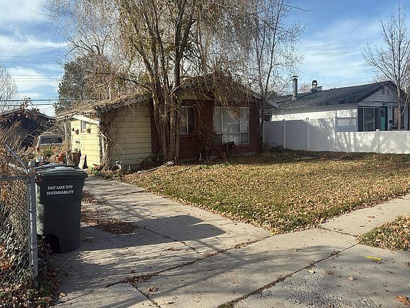 3rd image of 1077 N Nocturne Dr