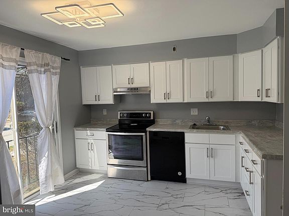 4th image of 1901 Greenberry Rd