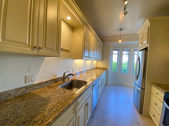 3rd image of 2060 Leavenworth St APT 5