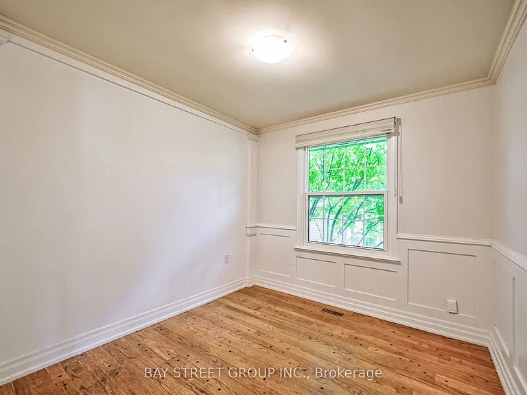 35 Camwood Cres — Photo 17