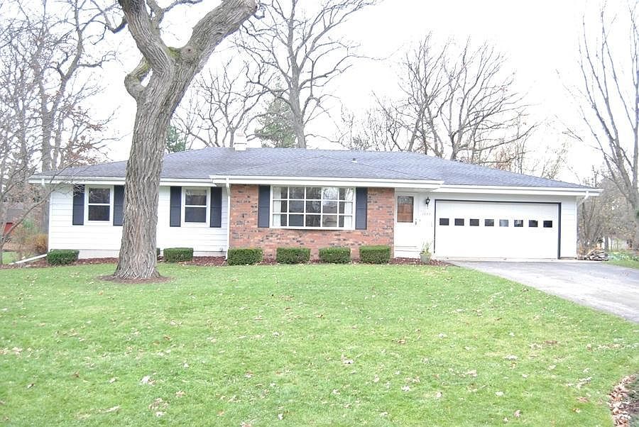 1st image of 1222 Oakwood Ln