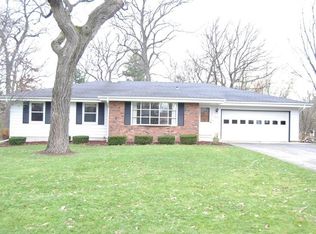 1222 Oakwood Ln, Elkhorn, WI 53121