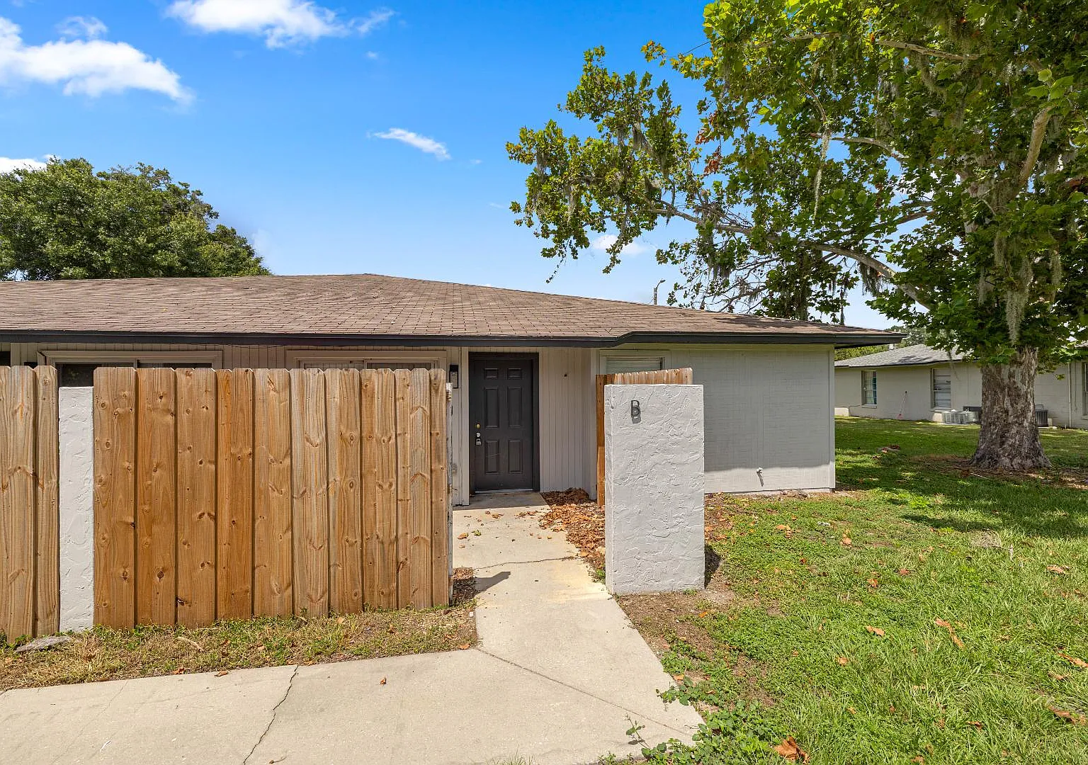 5355 SE 29th Pl - B — Photo 2