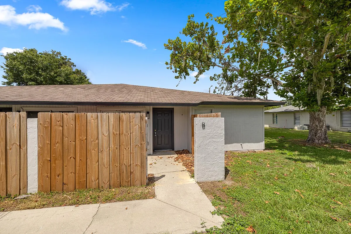 Unit Photo - 5355 SE 29th Pl #B