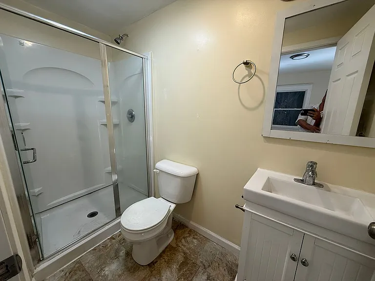 2535 Filbert Street — Photo 22