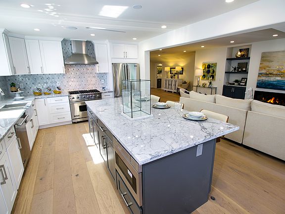 4th image of 4660 Varna Ave
