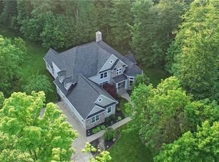 16990 Moreland Ln, Chagrin Falls, OH