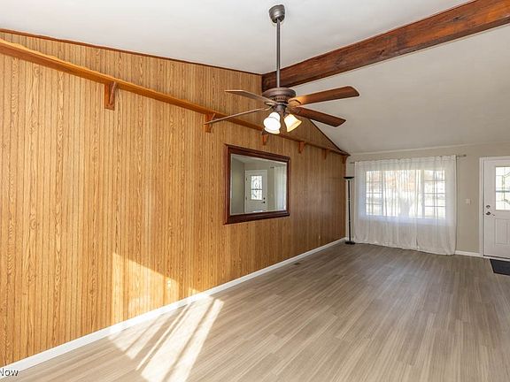 5th image of 4186 Saint James Dr