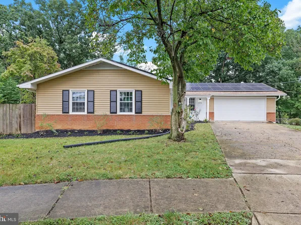 5402 Norlinda Pl, Oxon Hill, MD 20745