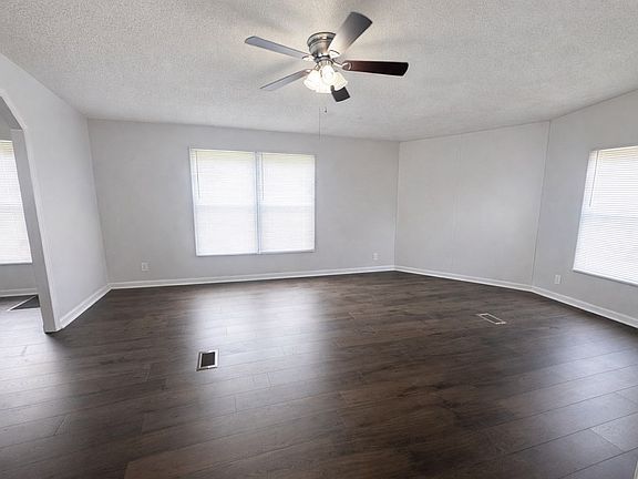 3rd image of 347 Patrick Dr