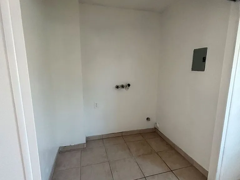 131 Glenwood St #3 — Photo 7