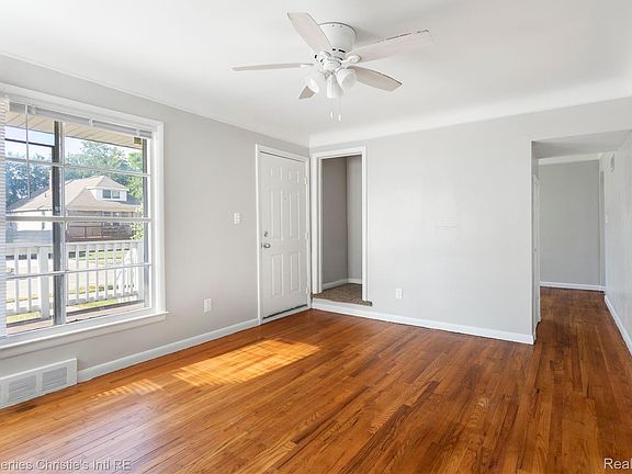 4th image of 17606 Tennyson St
