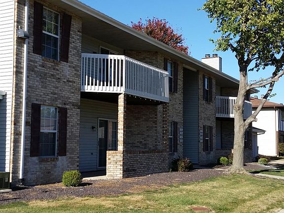 2nd floor apt. w/private balcony, 1st floor private patio