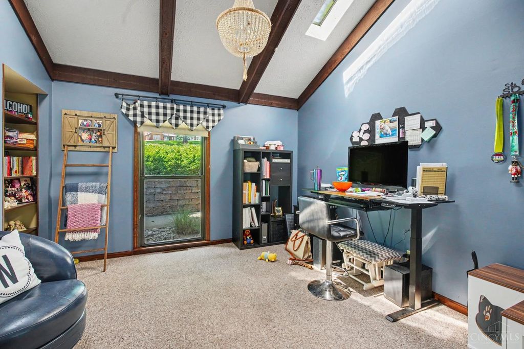 8393 Bridgetown Rd, Cleves, OH - View 6