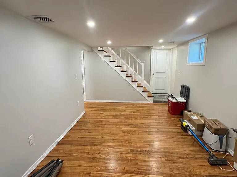 15 Moody St — Photo 18