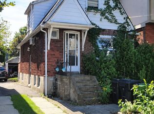 37 Deforest Rd, Toronto, ON M6S 1J1