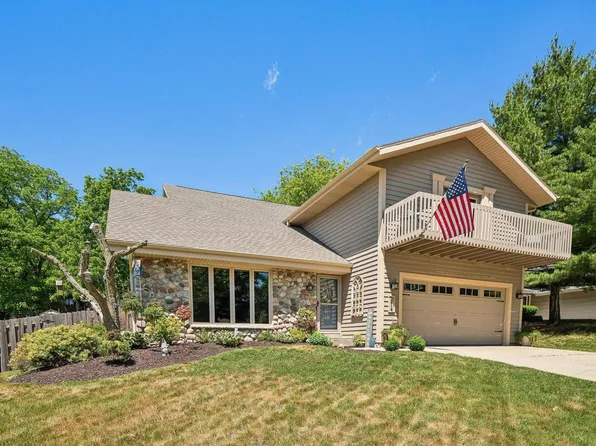 2814 Buckingham COURT, Waukesha, WI 53188