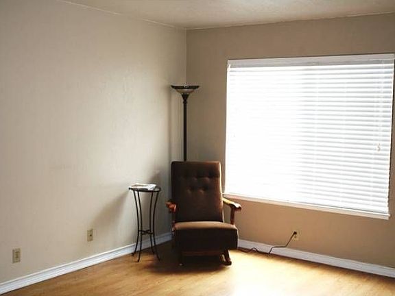 4th image of 4480 Del Valle Pkwy