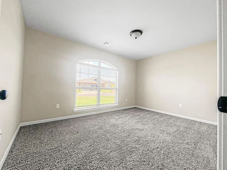 9633 Ashford Dr — Photo 7