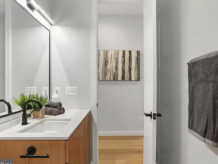 1434 Chapin St NW #4 — Photo 8