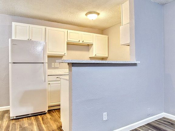 4th image of 111 E Rogers St #4