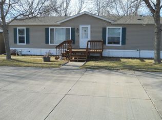 905 N Mallard Pl, Sioux Falls, SD 57107