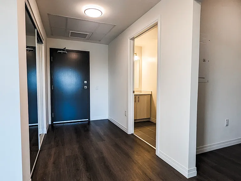 387 King St E #201 — Photo 5