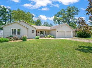 3223 Sycamore Dr, Columbus, IN 47203