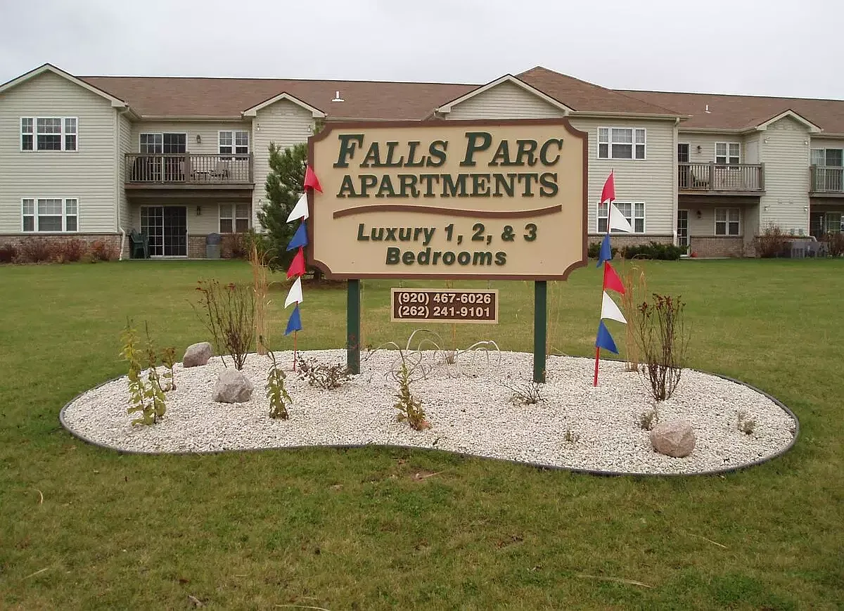 Falls Parc Apartments — Photo 1
