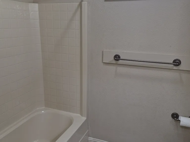 1103 Tiffany Ln — Photo 14