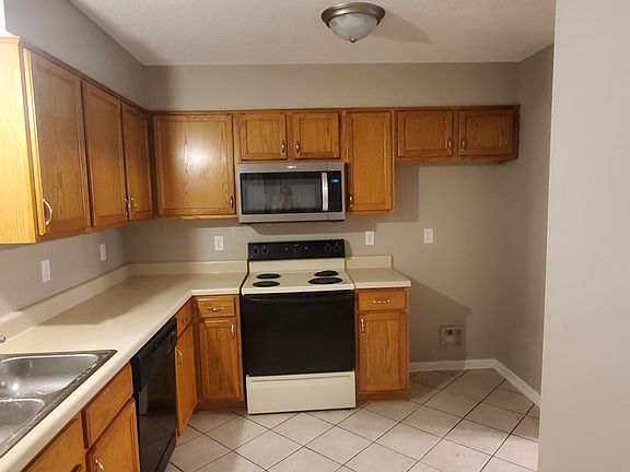 3rd image of 1219 Thames Dr