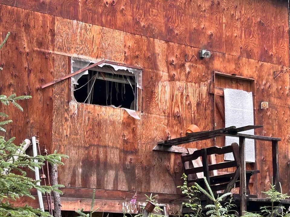 2nd image of 1900 Pandora Dr