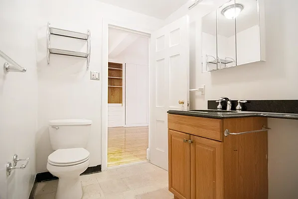 Rented by WAM Partners - William Moses Co. | media 10