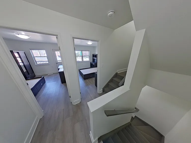 464 Frontenac St #16 — Photo 12