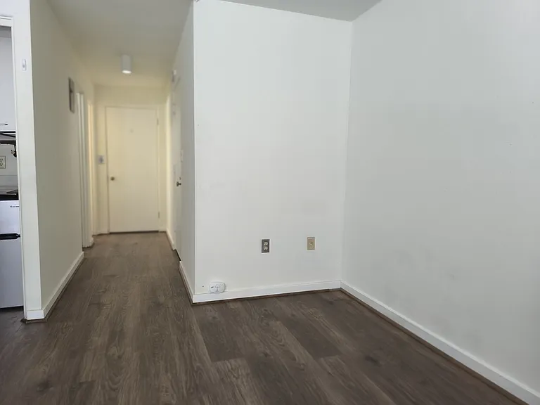 1800 Taylor Ave N #9 — Photo 8