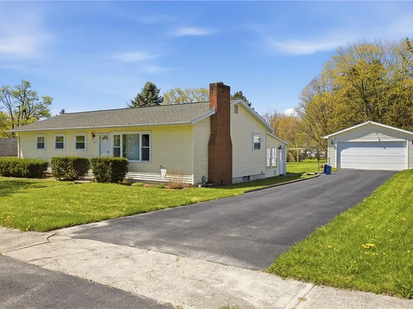 102 Grace St, Penn Yan, NY 14527
