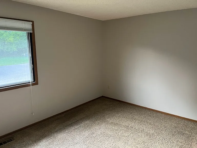 7608 Vinewood Ct N — Photo 10