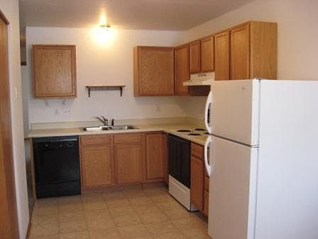 2nd image of 210 Quinella St APT 4