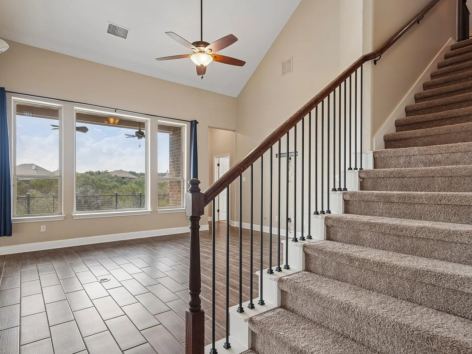 4 bed, 3.5 bath, 2722 sqft, $3,150 — Photo 4