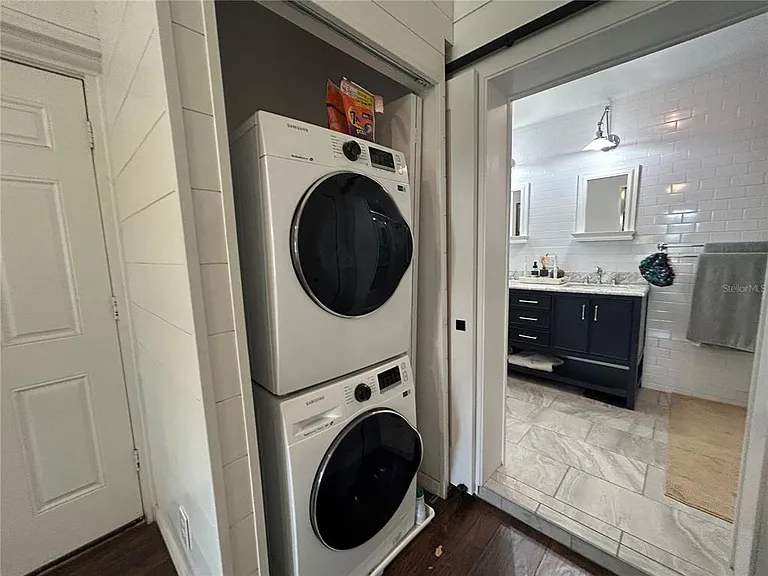 816 NE 9th Ave — Photo 22