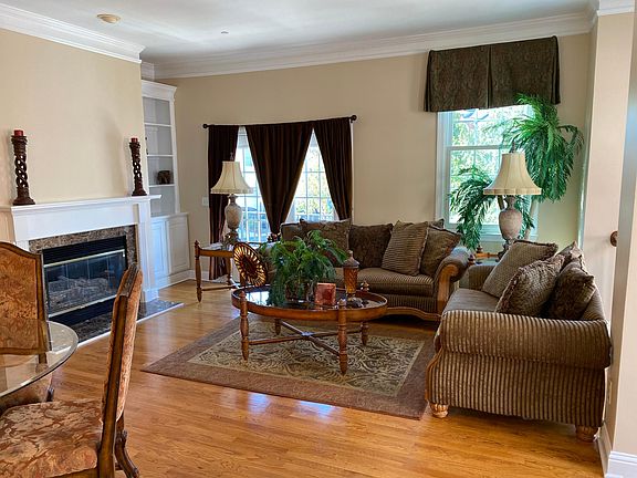4th image of 1241 Creekside Pl