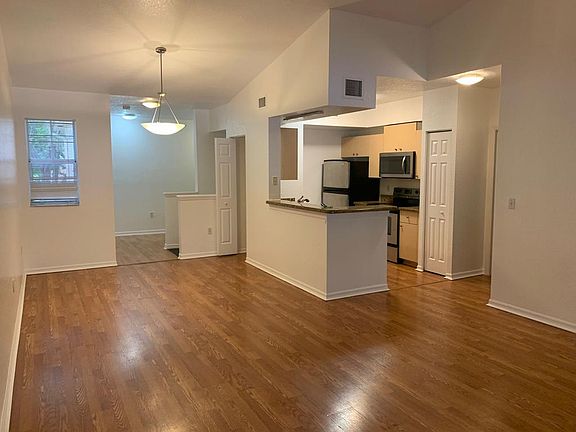 3rd image of 2549 Centergate Dr APT 202