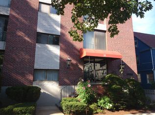31 Harris St APT 102, Brookline, MA 02446