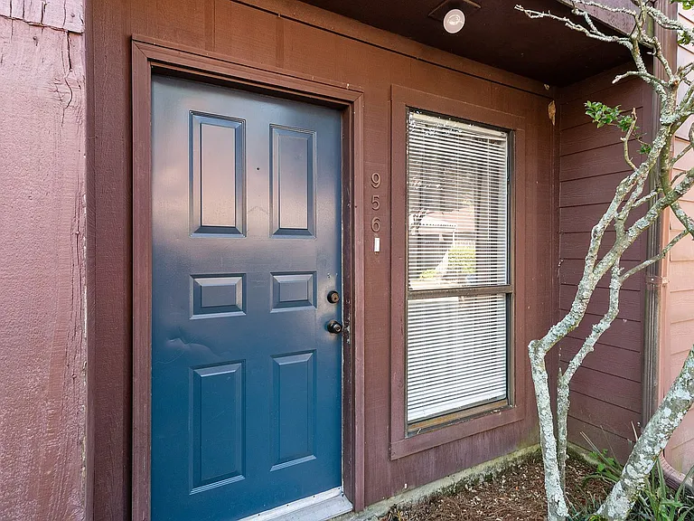 956 Ridgepoint Ct #15C — Photo 12