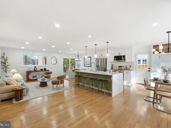 14109 Bauer Dr, Rockville, MD 20853