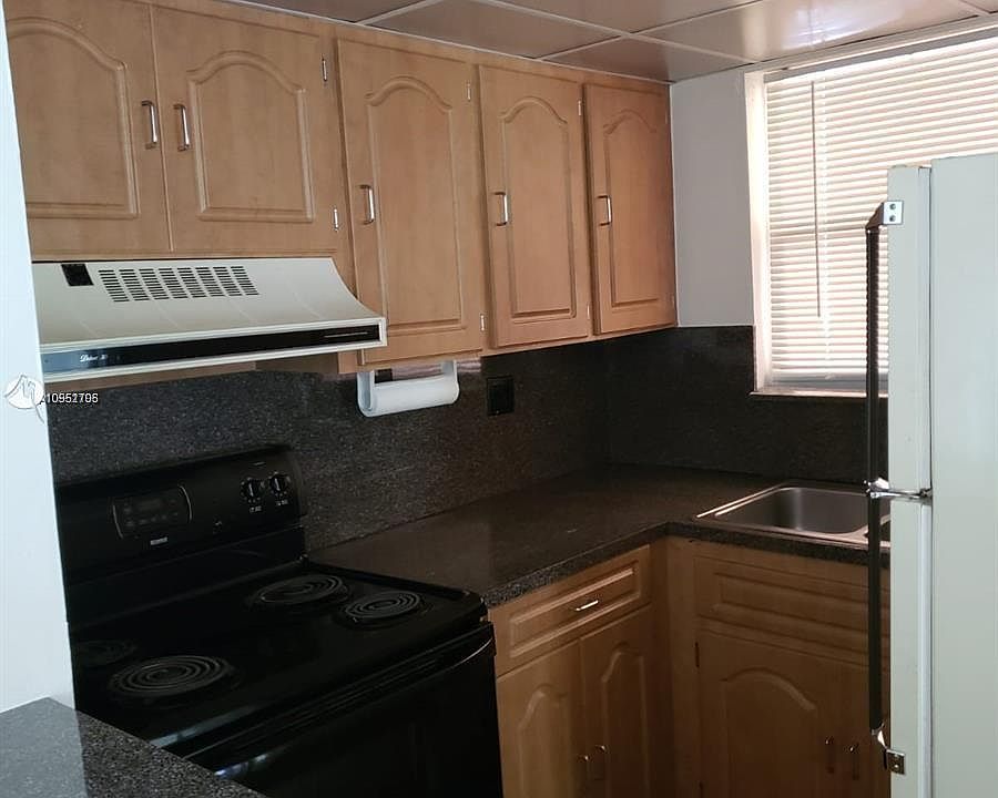 2nd image of 210 Fontainebleau Blvd APT 207