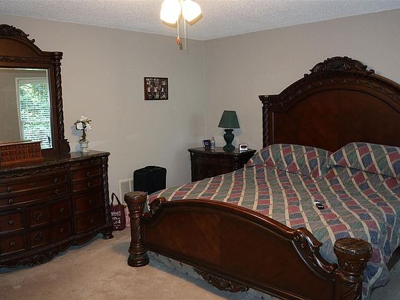 5th image of 364 Laredo Dr