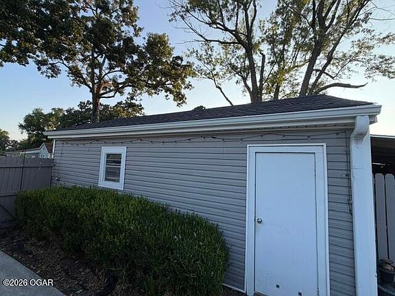 4th image of 2102 N Florida Ave
